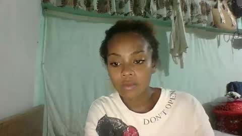 meliana98 online show from 12/15/25, 06:12