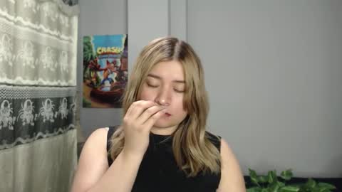 meliinna_xxx online show from 11/27/25, 03:08