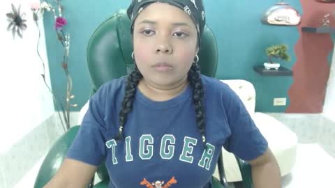 Snapshot of melika_sweet chatting on 01/02/25, 05:18 eli online show from 01/02/25, 05:18