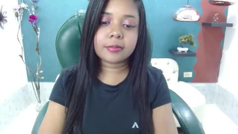 Snapshot of melika_sweet chatting on 01/20/25, 05:37 eli online show from 01/20/25, 05:37