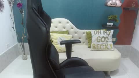 Snapshot of melika_sweet chatting on 02/10/25, 06:03 eli online show from 02/10/25, 06:03