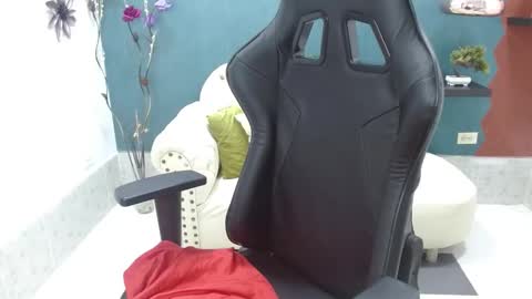 Snapshot of melika_sweet chatting on 03/08/25, 09:18 eli online show from 03/08/25, 09:18