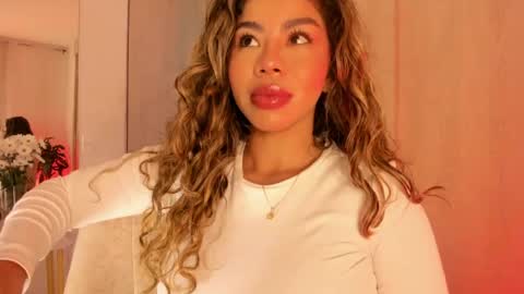 Snapshot of melina_ferrer1 chatting on 05/30/26, 12:46 EI online show from 05/30/26, 12:46