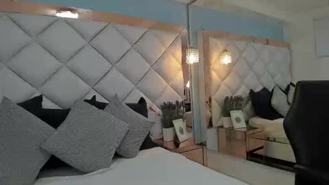 Snapshot of melina_voss chatting on 03/25/26, 05:35 melina_voss online show from 03/25/26, 05:35