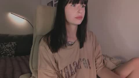 Snapshot of melinamars_ chatting on 12/21/25, 08:49 Melina online show from 12/21/25, 08:49