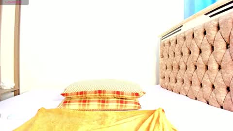 Snapshot of melinda_rosy chatting on 10/29/25, 04:37 rose online show from 10/29/25, 04:37