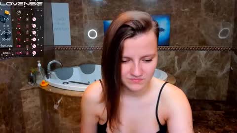 Melinda online show from 09/14/25, 01:38