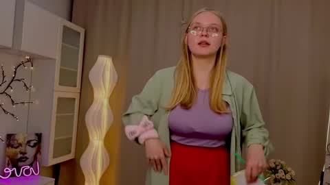 Alice - online show from 04/01/26, 07:33