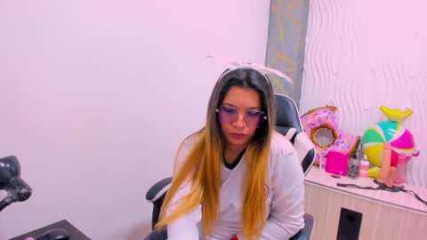Snapshot of melisa_14 chatting on 06/27/26, 12:22 Melisa online show from 06/27/26, 12:22