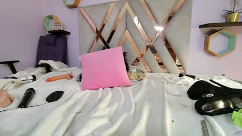 Melissa online show from 01/09/25, 02:40