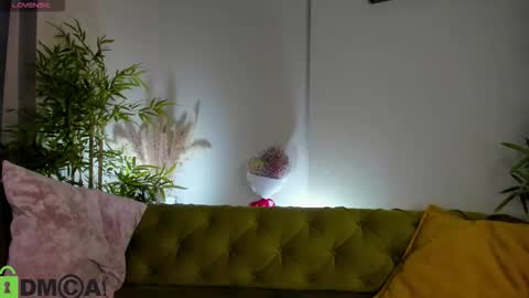 Snapshot of melisa_violet chatting on 11/08/25, 01:17 melisa_violet online show from 11/08/25, 01:17