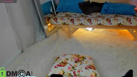 Snapshot of melisa_violet chatting on 12/04/25, 01:15 melisa_violet online show from 12/04/25, 01:15