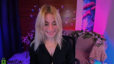 Melisa online show from 12/17/24, 09:27