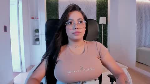 Snapshot of melisasotoo chatting on 09/19/25, 07:25 Melissa Everyday From 1430 to 2130 Col Time online show from 09/19/25, 07:25