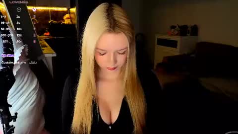 Snapshot of meliss_ss chatting on 07/17/26, 07:19 Mel or Lissa 3 Welcome here online show from 07/17/26, 07:19