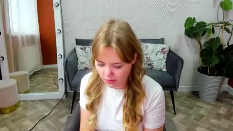 Sophia online show from 09/26/25, 04:27