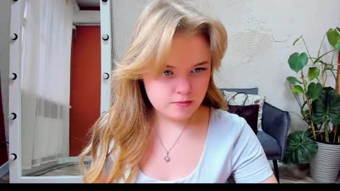 Sophia online show from 10/23/25, 12:26