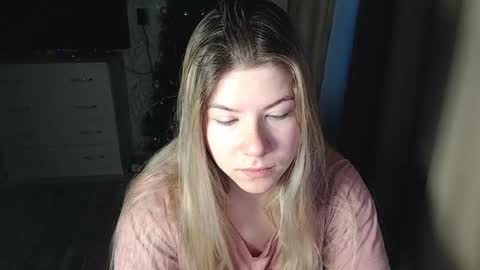 Snapshot of melissa__ray chatting on 12/24/24, 03:16 Melissa Ray online show from 12/24/24, 03:16