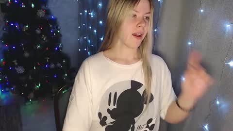 Snapshot of melissa__ray chatting on 12/30/24, 07:32 Melissa Ray online show from 12/30/24, 07:32