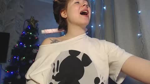 Snapshot of melissa__ray chatting on 12/31/24, 01:36 Melissa Ray online show from 12/31/24, 01:36