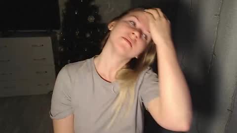 Snapshot of melissa__ray chatting on 01/22/25, 05:28 Melissa Ray online show from 01/22/25, 05:28