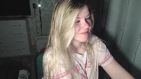 Snapshot of melissa__ray chatting on 02/01/25, 05:47 Melissa Ray online show from 02/01/25, 05:47