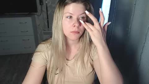 Snapshot of melissa__ray chatting on 02/05/25, 08:32 Melissa Ray online show from 02/05/25, 08:32