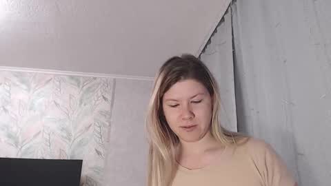 Snapshot of melissa__ray chatting on 02/06/25, 02:33 Melissa Ray online show from 02/06/25, 02:33