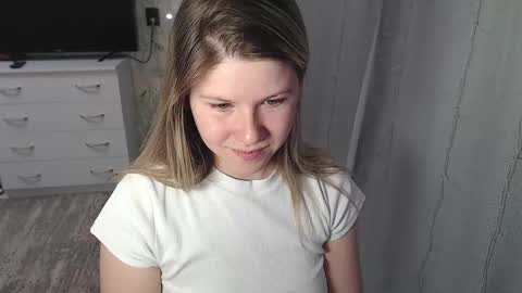 Snapshot of melissa__ray chatting on 02/07/25, 05:29 Melissa Ray online show from 02/07/25, 05:29