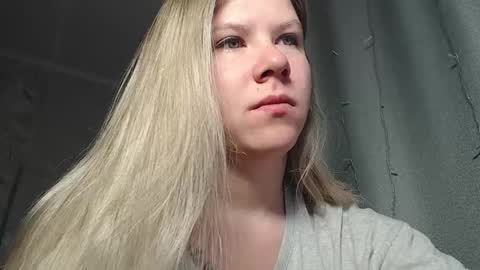 Snapshot of melissa__ray chatting on 02/09/25, 02:28 Melissa Ray online show from 02/09/25, 02:28