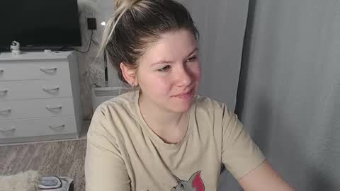 Snapshot of melissa__ray chatting on 02/13/25, 02:34 Melissa Ray online show from 02/13/25, 02:34