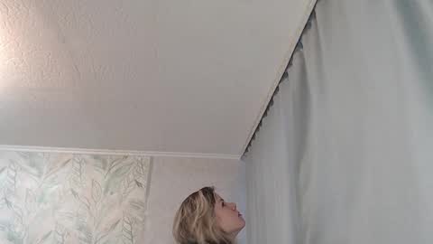 Snapshot of melissa__ray chatting on 03/07/25, 02:36 Melissa Ray online show from 03/07/25, 02:36