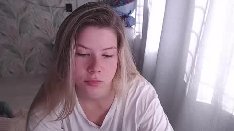 Snapshot of melissa__ray chatting on 09/26/25, 07:01 Melissa Ray online show from 09/26/25, 07:01