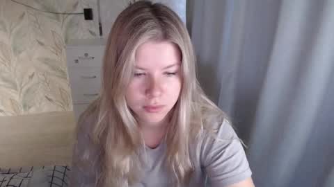 Snapshot of melissa__ray chatting on 10/06/25, 02:42 Melissa Ray online show from 10/06/25, 02:42