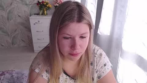 Snapshot of melissa__ray chatting on 10/28/25, 06:50 Melissa Ray online show from 10/28/25, 06:50