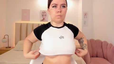 melissa_es online show from 09/17/25, 11:56