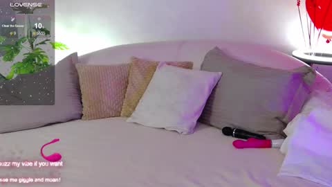 Snapshot of melissa_fane chatting on 02/16/25, 03:59 Hot Milf Melissa  ONLINE  Mon  Tue  Wed  Fr  Sun  - 9pm - 6amUTC3 online show from 02/16/25, 03:59