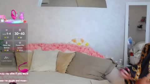 Snapshot of melissa_fane chatting on 04/18/26, 01:04 Hot Milf Melissa ONLINE Mon Tue Wed Fr Sun - 9pm - 6amUTC3 online show from 04/18/26, 01:04