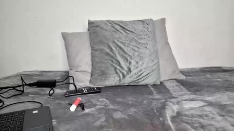 melissa_manhathan online show from 10/17/25, 11:02