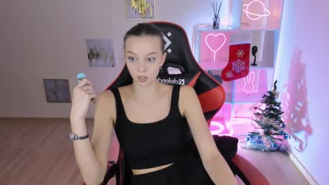 Snapshot of melissa_richardson chatting on 12/18/24, 11:51 Melissa online show from 12/18/24, 11:51