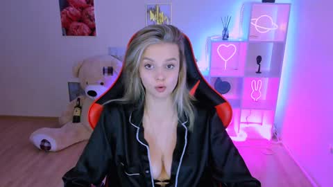 Snapshot of melissa_richardson chatting on 01/24/25, 12:09 Melissa online show from 01/24/25, 12:09