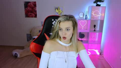 Snapshot of melissa_richardson chatting on 02/04/25, 07:55 Melissa online show from 02/04/25, 07:55