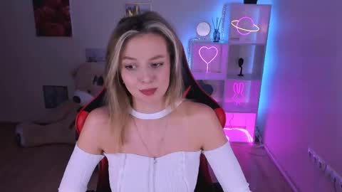 Snapshot of melissa_richardson chatting on 02/20/25, 08:36 Melissa online show from 02/20/25, 08:36