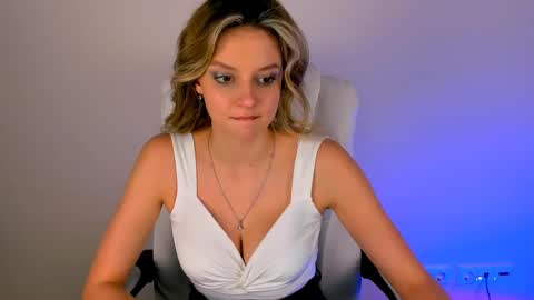 Snapshot of melissa_richardson chatting on 03/11/25, 11:26 Melissa online show from 03/11/25, 11:26