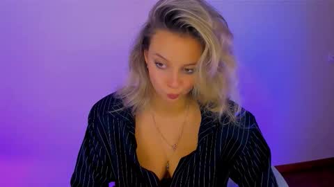 Snapshot of melissa_richardson chatting on 09/16/25, 12:50 Melissa online show from 09/16/25, 12:50