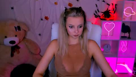 Snapshot of melissa_richardson chatting on 10/23/25, 01:21 Melissa online show from 10/23/25, 01:21