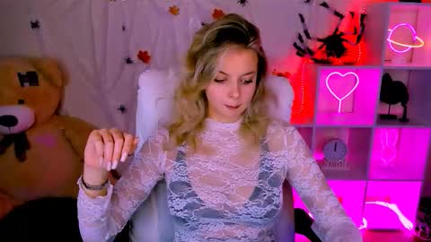 Snapshot of melissa_richardson chatting on 10/27/25, 04:22 Melissa online show from 10/27/25, 04:22