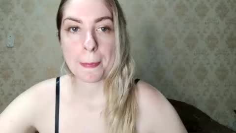 Snapshot of melissa_s2 chatting on 04/01/26, 03:18 Melissa online show from 04/01/26, 03:18