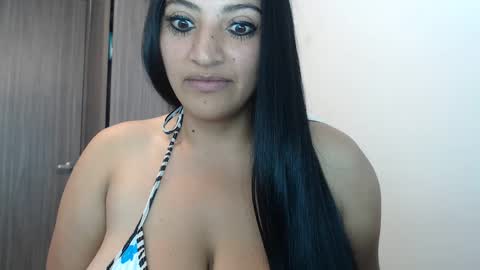 Snapshot of melissa_sexytits chatting on 02/27/25, 09:58 Lau   online show from 02/27/25, 09:58