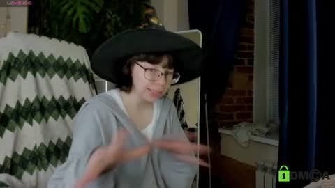 Snapshot of melissa_wells chatting on 06/18/26, 12:00 Melissa online show from 06/18/26, 12:00